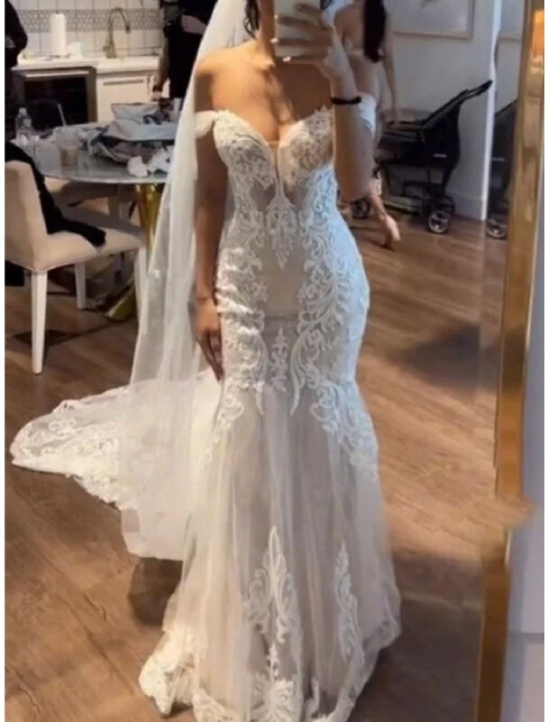 Formal Wedding Dresses Mermaid / Trumpet Off Shoulder Sleeveless Court Train Lace Bridal Gowns With Pleats Classic Satin Gown