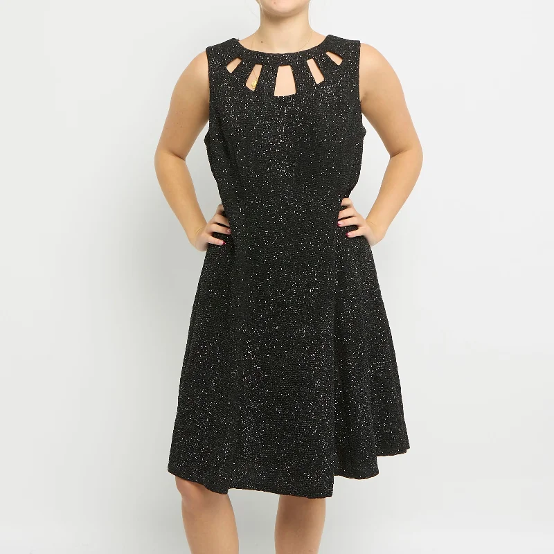 Scoop Neck Sparkly Midi Dress - UK 14 Best midi dresses for hourglass body shape